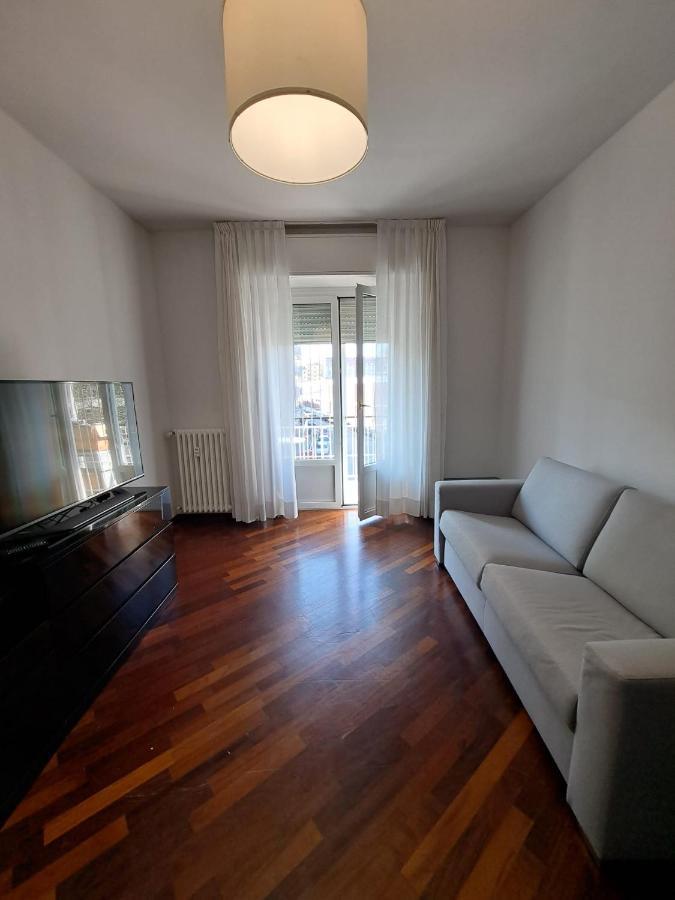 Fancy Monique Apartment Milan Bagian luar foto